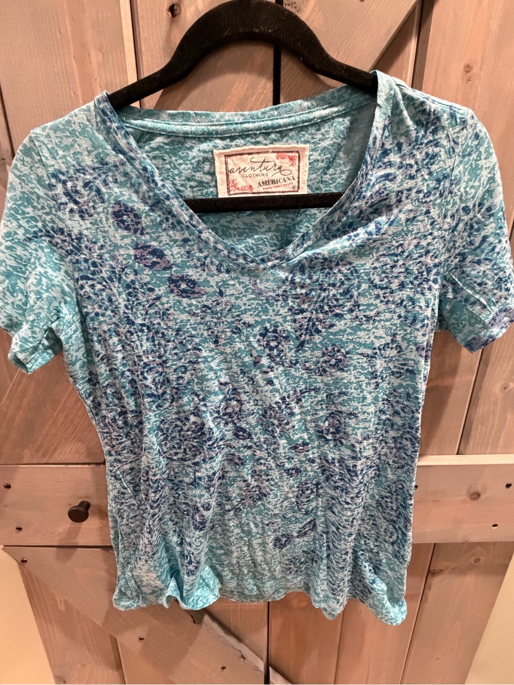 Aventura Clothing Women’s Medium Blue Burnout Paisley V-Neck T-Shirt Made USA